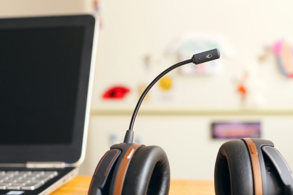 AI chat na e-shopu: kdy pomáhá prodávat a kdy škodí